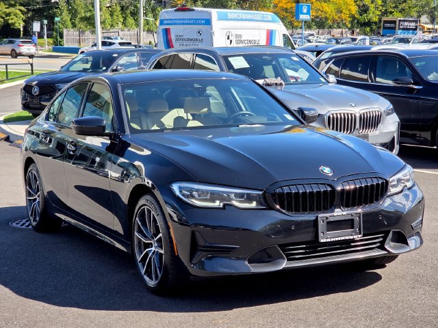 Certified 2022 BMW 330i xDrive Sedan w/ Premium Package AWD/4WD image 3