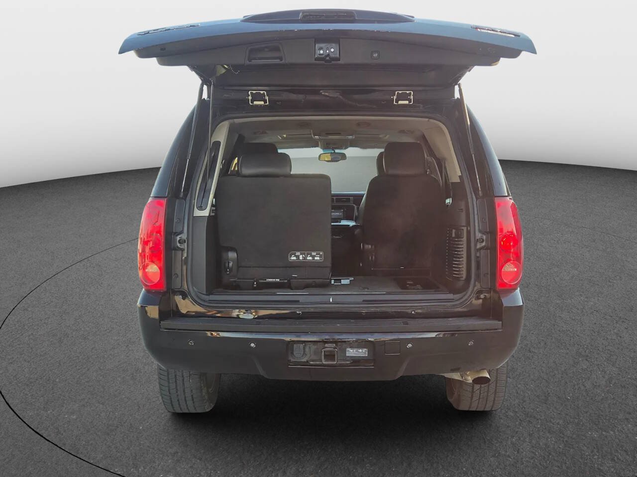 Used 2013 GMC Yukon Denali RWD image 7