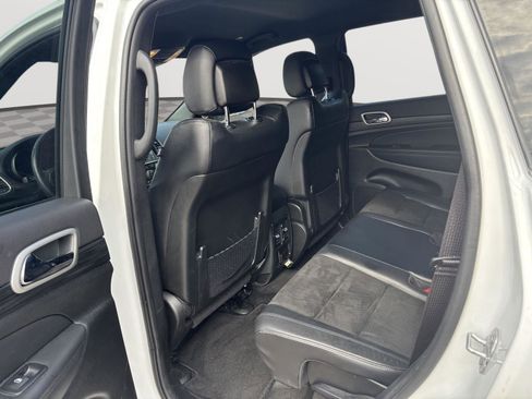 Used 2022 Jeep Grand Cherokee Laredo X image 18