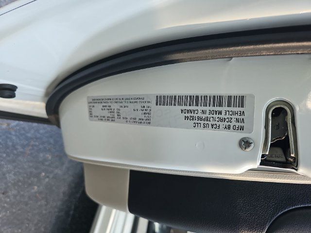 Used 2023 Chrysler Pacifica Touring-L FWD image 31