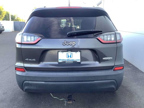 Used 2020 Jeep Cherokee Latitude Plus w/ Cold Weather Group AWD/4WD image 5