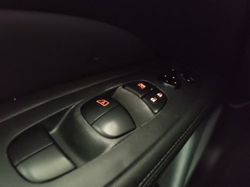 Used 2020 Nissan Pathfinder S AWD/4WD image 27