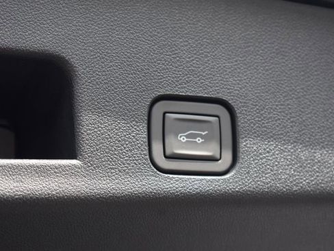 New 2026 Chevrolet Traverse RS w/ LPO, Floor Liner Package image 25