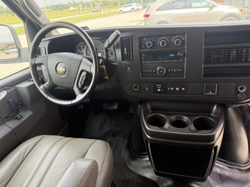 Used 2022 Chevrolet Express 2500 w/ Driver Convenience Package RWD image 8
