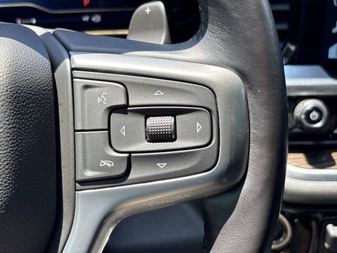 Used 2022 Chevrolet Silverado 1500 LT Trail Boss w/ Convenience Package II AWD/4WD image 19