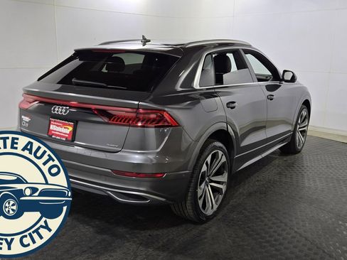 Used 2019 Audi Q8 Prestige w/ Luxury Package image 7