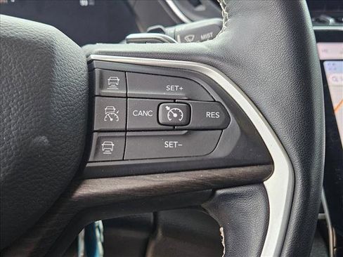 Used 2022 Jeep Grand Cherokee L Limited image 10