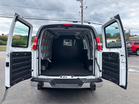 Used 2025 GMC Savana 2500 w/ Driver Convenience Package RWD image 8