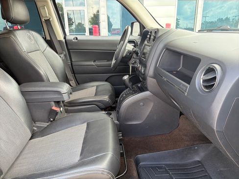 Used 2014 Jeep Patriot Latitude w/ Freedom Edition Package AWD/4WD image 25