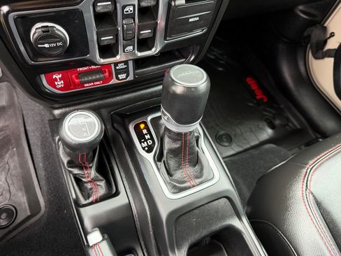 Used 2022 Jeep Gladiator Rubicon w/ LED Lighting Group AWD/4WD image 24