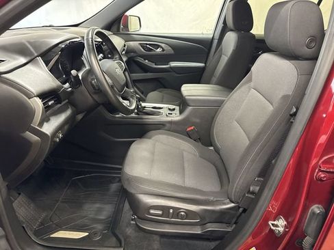 Used 2023 Chevrolet Traverse LT FWD image 10