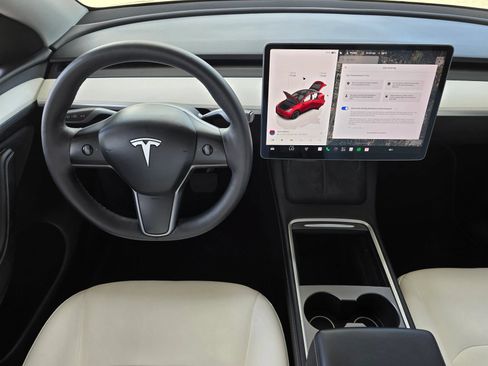 Used 2023 Tesla Model Y Long Range AWD/4WD image 10