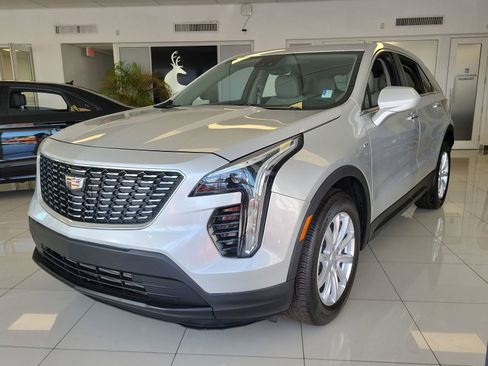 Used 2022 Cadillac XT4 Luxury w/ Driver Awareness Package FWD image 32