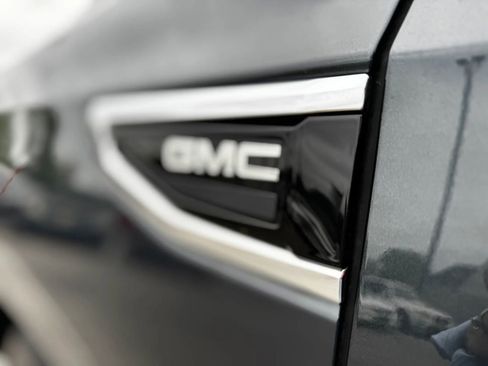 Used 2021 GMC Yukon SLT w/ SLT Luxury Plus Package image 13