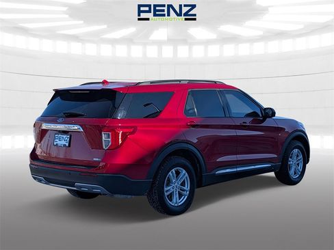 Used 2020 Ford Explorer XLT w/ Equipment Group 202A image 7