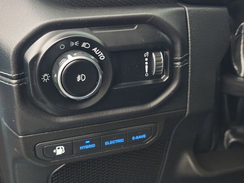 Used 2024 Jeep Wrangler Unlimited Rubicon 4xe w/ Technology Group image 25