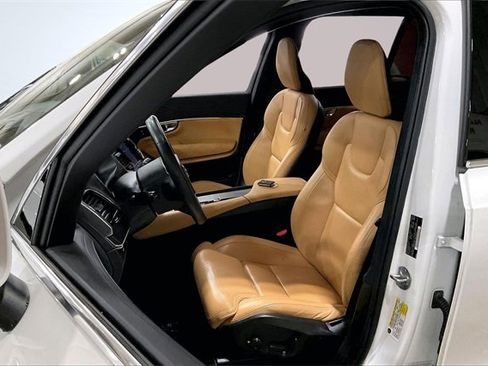 Certified 2023 Volvo XC90 B6 Ultimate w/ Lounge Package image 26