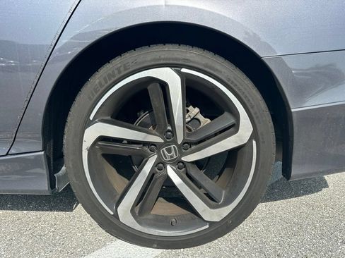 Used 2018 Honda Accord Sport image 13