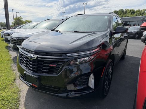 Used 2024 Chevrolet Equinox RS AWD/4WD image 3