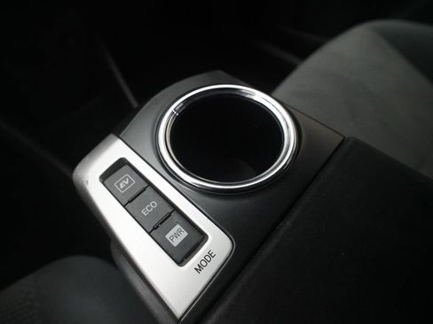 Used 2014 Toyota Prius V Two FWD image 16