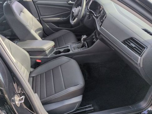 Used 2024 Volkswagen Jetta SE image 37