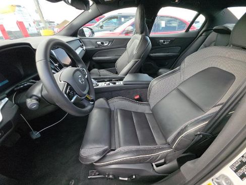 Used 2024 Volvo S60 B5 Plus w/ Climate Package AWD/4WD image 3