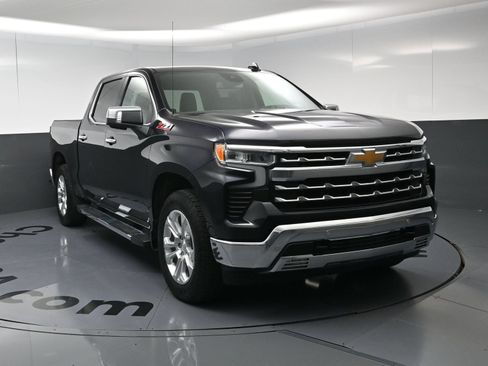 Used 2024 Chevrolet Silverado 1500 LTZ w/ Z71 Off-Road Package AWD/4WD image 3