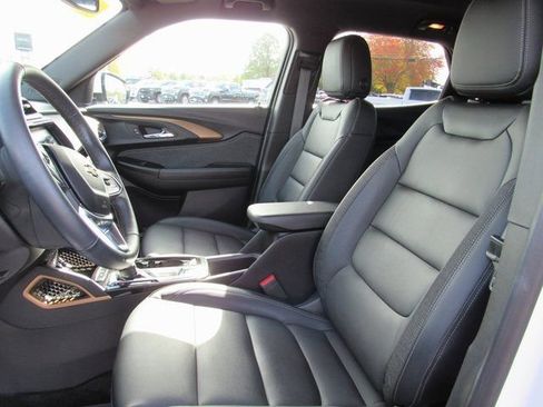 Used 2023 Chevrolet TrailBlazer ACTIV w/ Sun and Liftgate Package image 12