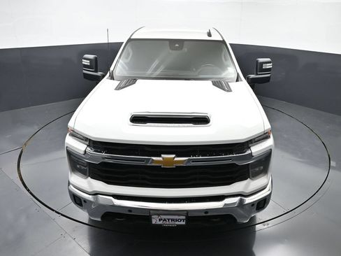 Used 2024 Chevrolet Silverado 2500 LT AWD/4WD image 34