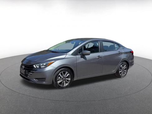 Used 2025 Nissan Versa SV FWD image 6