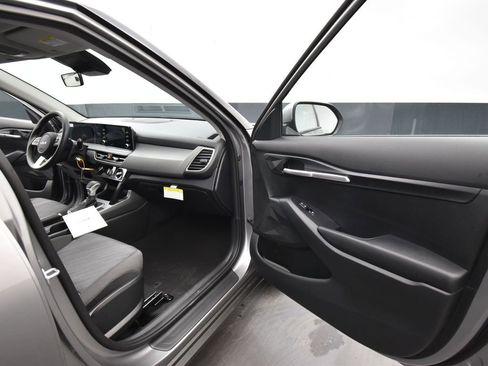 New 2026 Kia Seltos LX FWD image 11