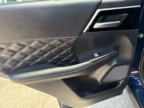 Used 2023 Mitsubishi Outlander SEL image 11