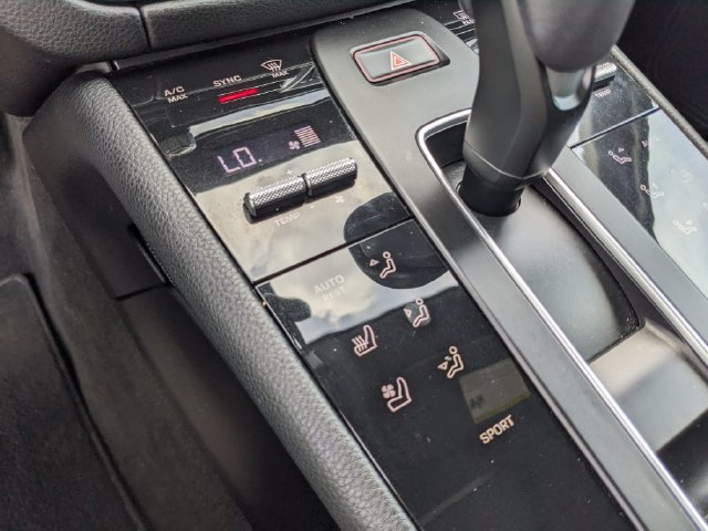 Used 2023 Porsche Macan Turbo AWD/4WD image 28