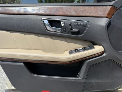 Used 2011 Mercedes-Benz E 350 Sedan image 42