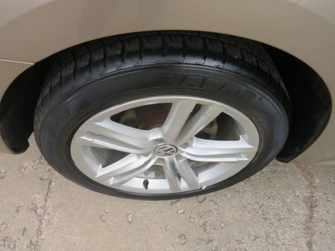 Used 2015 Volkswagen Passat TDI SE image 35