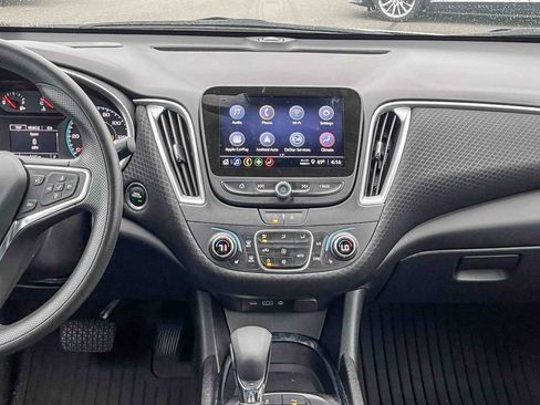 Used 2025 Chevrolet Malibu LT image 12