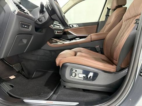 Used 2024 BMW X7 xDrive40i w/ Premium Package AWD/4WD image 14