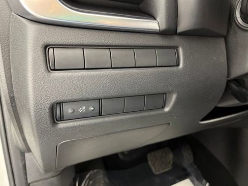 Used 2021 Nissan Rogue S FWD image 30