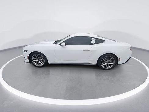 Used 2024 Ford Mustang Coupe image 5