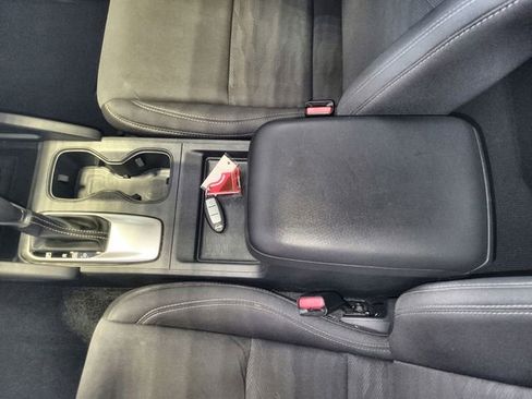 Used 2024 Nissan Frontier SV image 21