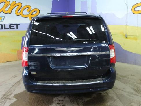 Used 2016 Chrysler Town & Country Touring w/ Driver Convenience Group image 7