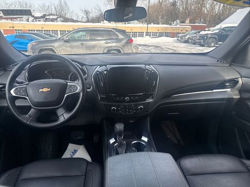 Used 2023 Chevrolet Traverse LT image 20