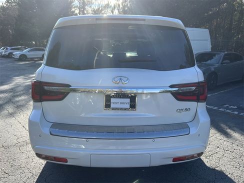 Used 2023 INFINITI QX80 Luxe w/ Cargo Package image 4