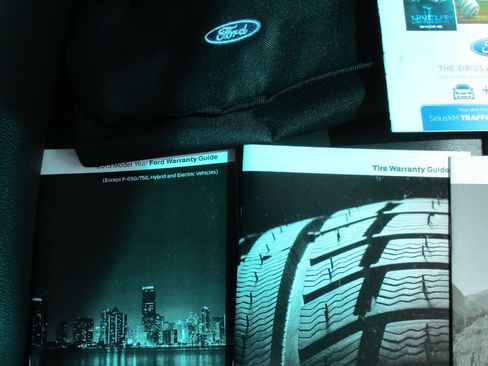 Used 2015 Ford Explorer XLT w/ Equipment Group 202A AWD/4WD image 38