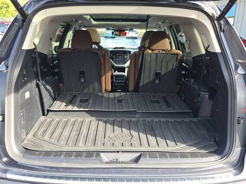 Used 2023 Subaru Ascent Touring AWD/4WD image 18