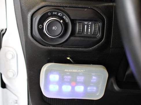 Used 2022 Jeep Wrangler Unlimited Sport w/ Sun And Sound Package AWD/4WD image 32