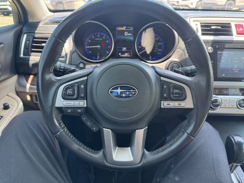 Used 2017 Subaru Outback 2.5i Limited AWD/4WD image 9