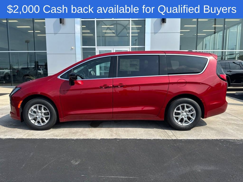 New 2027 Chrysler Pacifica Select FWD image 3