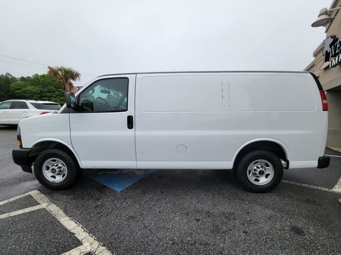 Used 2022 GMC Savana 2500 RWD image 9