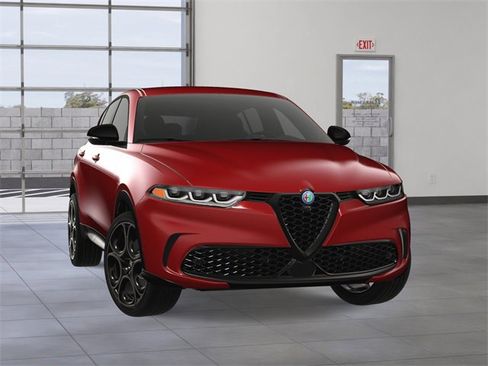 New 2025 Alfa Romeo Tonale image 8